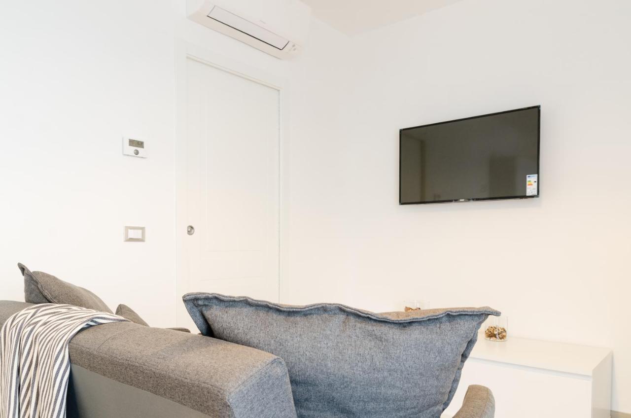 Fco Secrets Luxury Apartment Фьюмичино Экстерьер фото