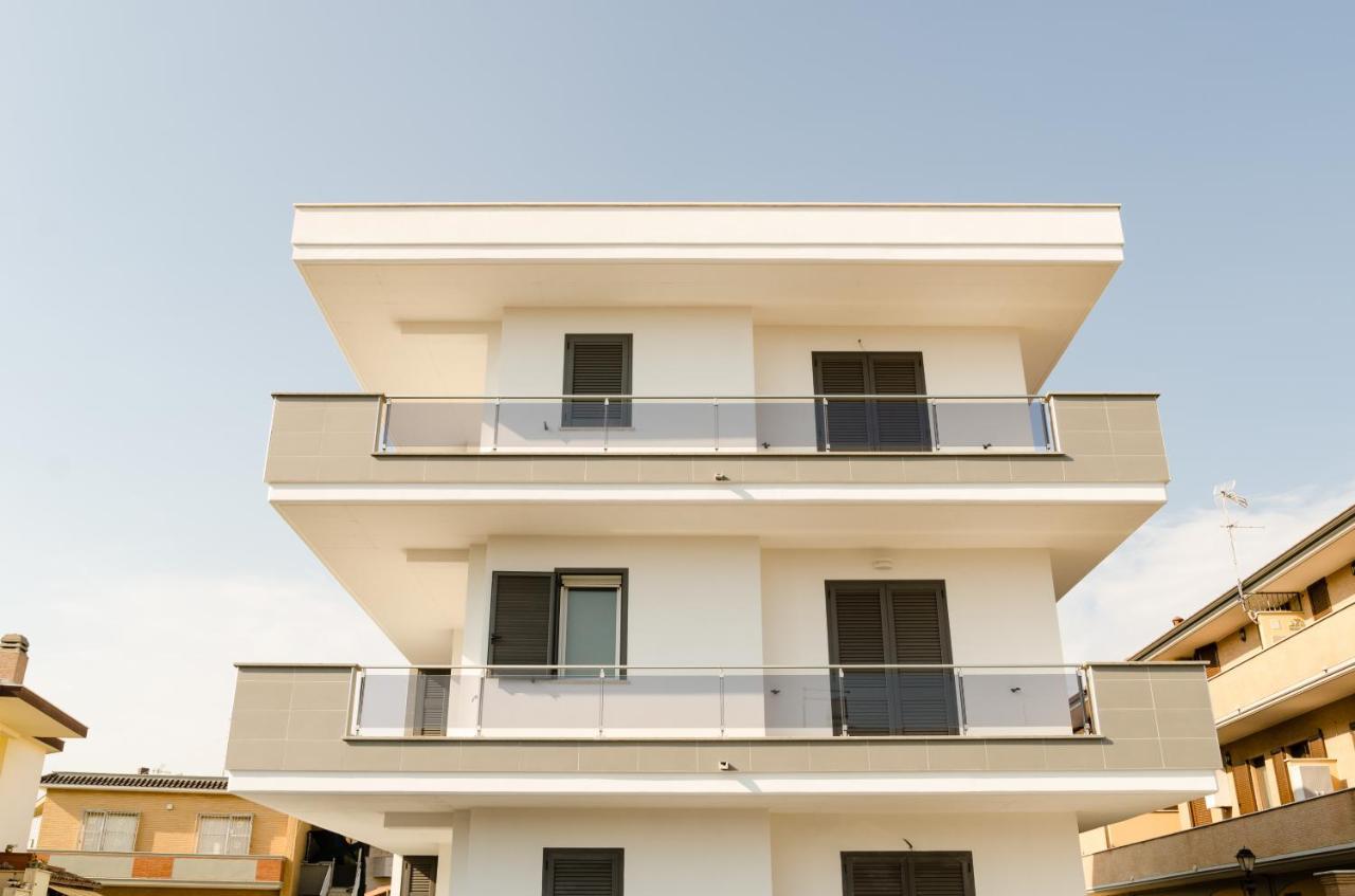 Fco Secrets Luxury Apartment Фьюмичино Экстерьер фото